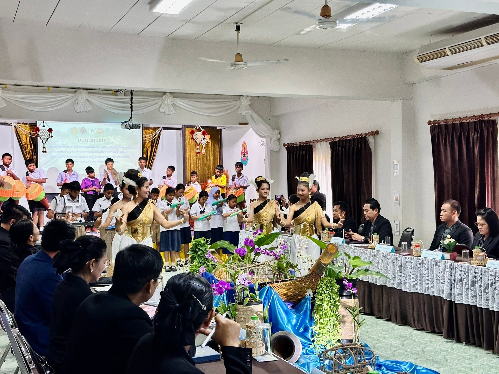 การดำเนินงานโรงเรียนนำร่องพื้นที่นวัตกรรมการศึกษา